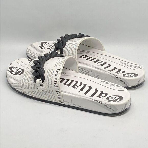 JOHN GALLIANO Newspaper-Print Pool Slides size 39 - Picture 8 of 11